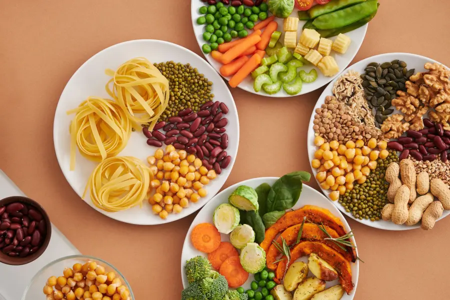 Cosa Mangiare Vegano: Alimenti e Nutrienti Chiave