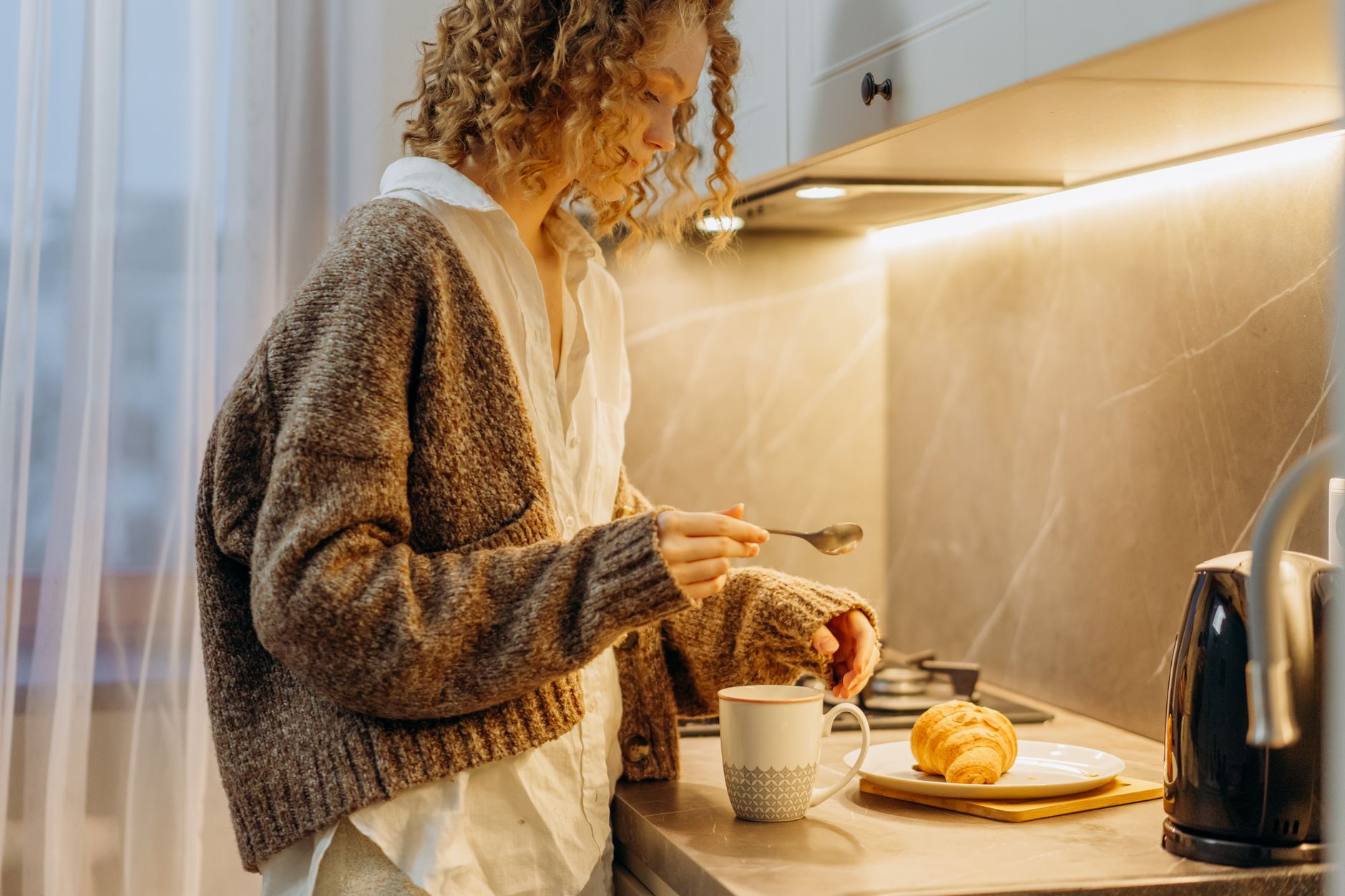 LED Sottopensile Cucina: Guida Tecnica 2026