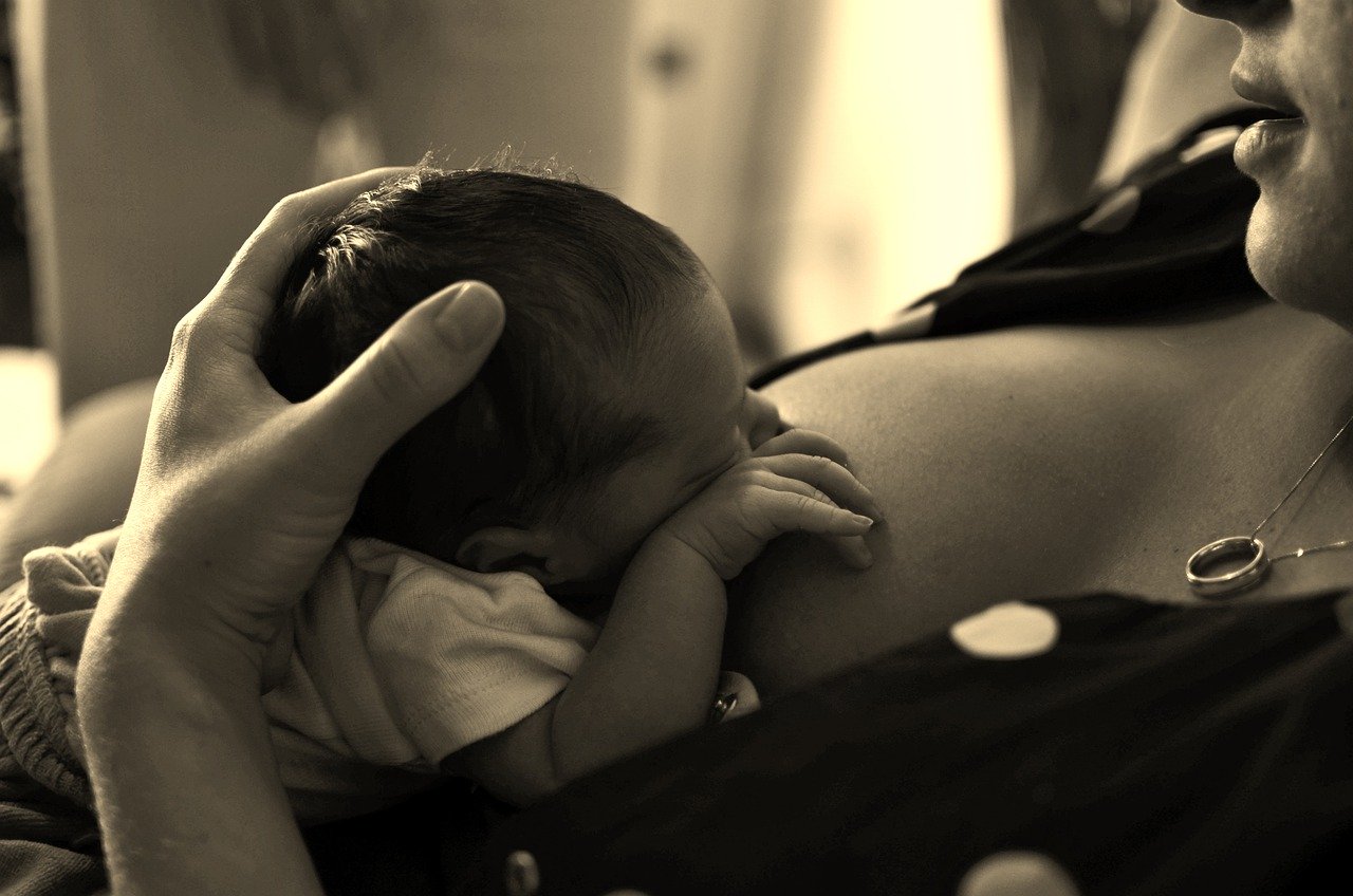 Cosa fare se il bambino non si attacca al seno